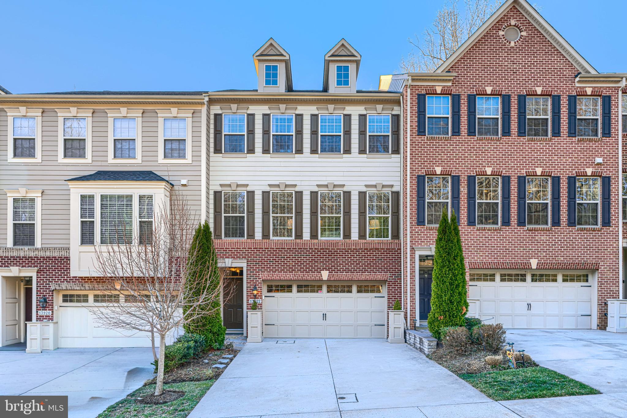 Presenting 13922 Fox Hill Road