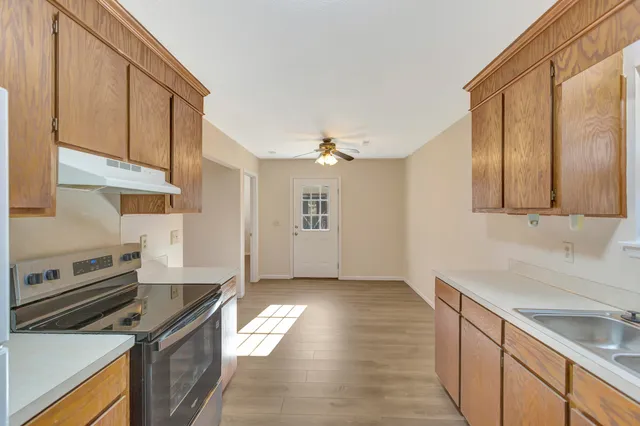 $1,900 | 1005 Tj Lane, Summerville, SC 29486