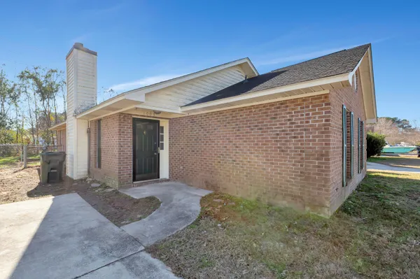 $1,875 | 1005 Tj Lane, Summerville, SC 29486