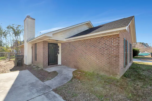 $1,900 | 1005 Tj Lane, Summerville, SC 29486