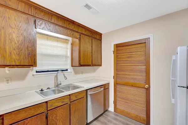 $1,875 | 1005 Tj Lane, Summerville, SC 29486