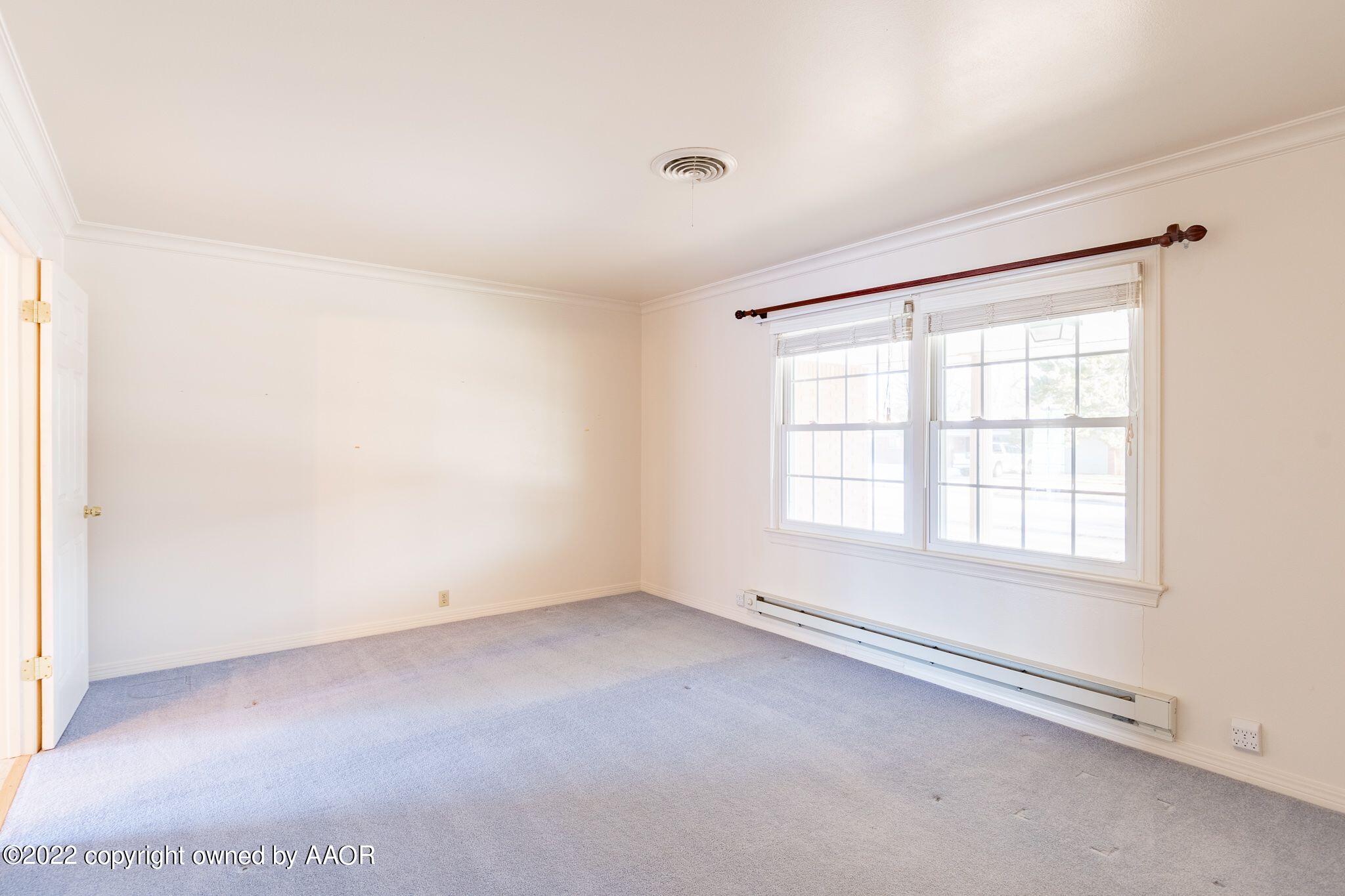 6104 Hanson Road Amarillo, TX 79106 - Photo 3 of 13 89501E9F-5E71-4F46-8B19-8136BB753D73