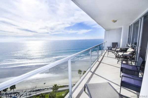 a view of entryway and hall