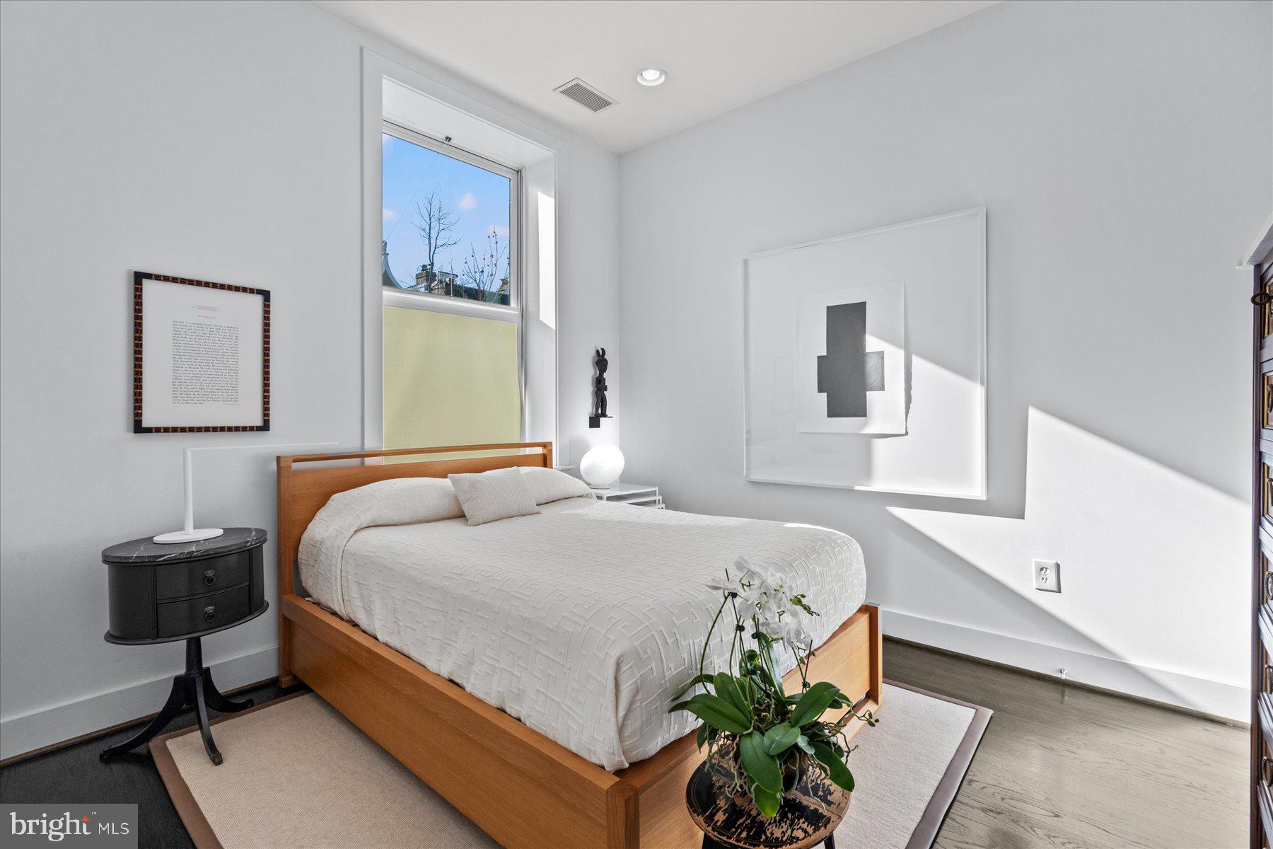 1837 Kalorama Road Northwest, Unit D Washington, DC 20009 - Photo 17 of 35 Gallery Image 17
