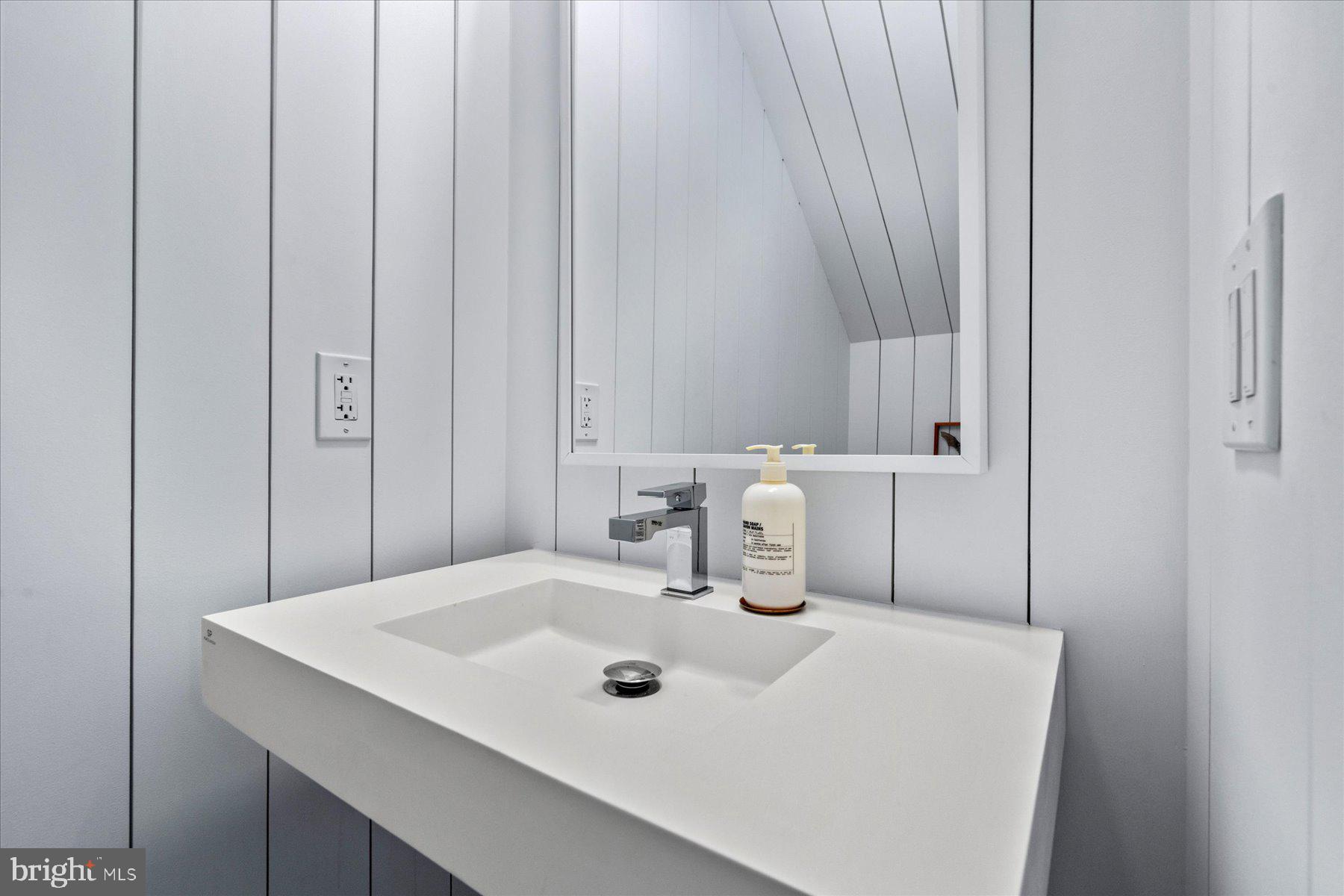 1837 Kalorama Road Northwest, Unit D Washington, DC 20009 - Photo 20 of 35 Gallery Image 20