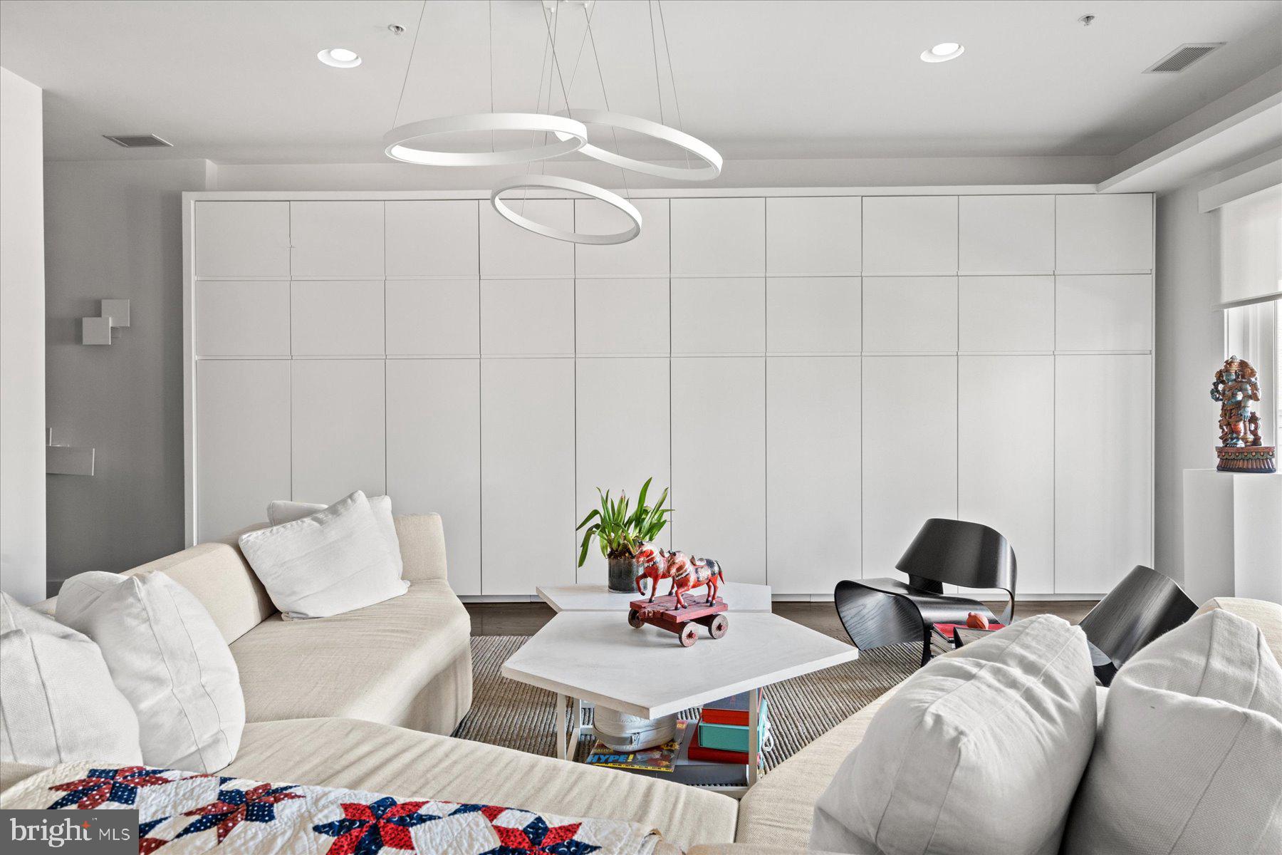 1837 Kalorama Road Northwest, Unit D Washington, DC 20009 - Photo 4 of 35 Gallery Image 4