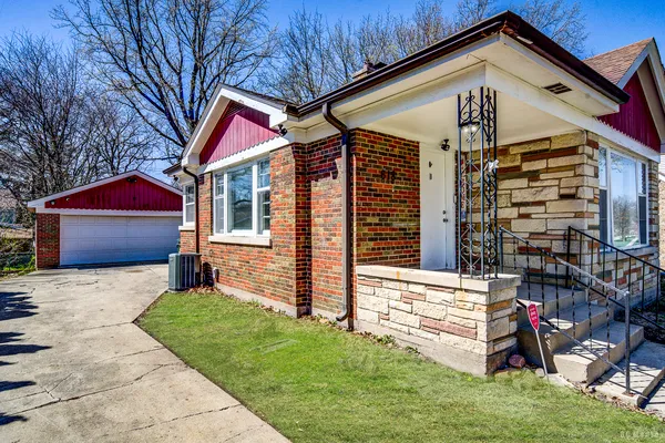 $410,000 | 618 Dundee Avenue, Flossmoor, IL 60422