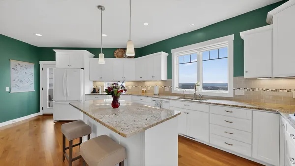 $650,000 | 17176 Hilltop Lane, Chatfield, MN 55923