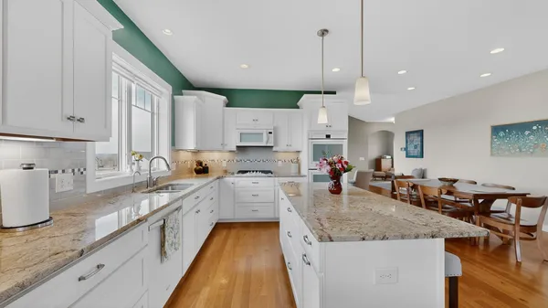 $650,000 | 17176 Hilltop Lane, Chatfield, MN 55923
