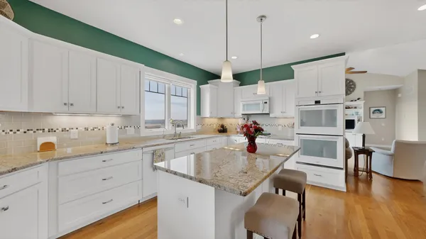 $650,000 | 17176 Hilltop Lane, Chatfield, MN 55923