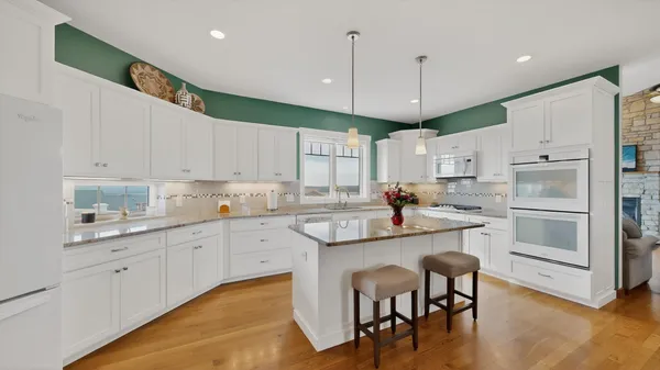 $650,000 | 17176 Hilltop Lane, Chatfield, MN 55923