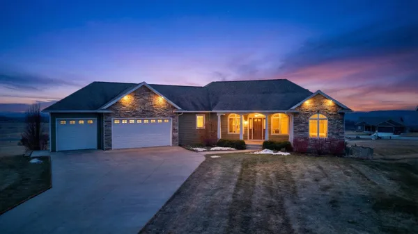 $650,000 | 17176 Hilltop Lane, Chatfield, MN 55923