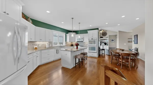 $650,000 | 17176 Hilltop Lane, Chatfield, MN 55923