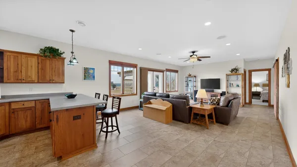 $650,000 | 17176 Hilltop Lane, Chatfield, MN 55923