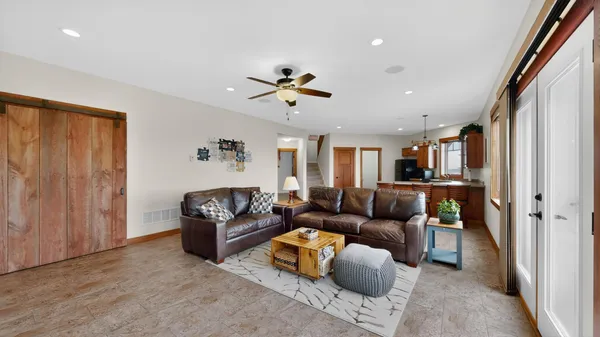 $650,000 | 17176 Hilltop Lane, Chatfield, MN 55923