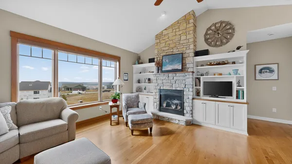 $650,000 | 17176 Hilltop Lane, Chatfield, MN 55923