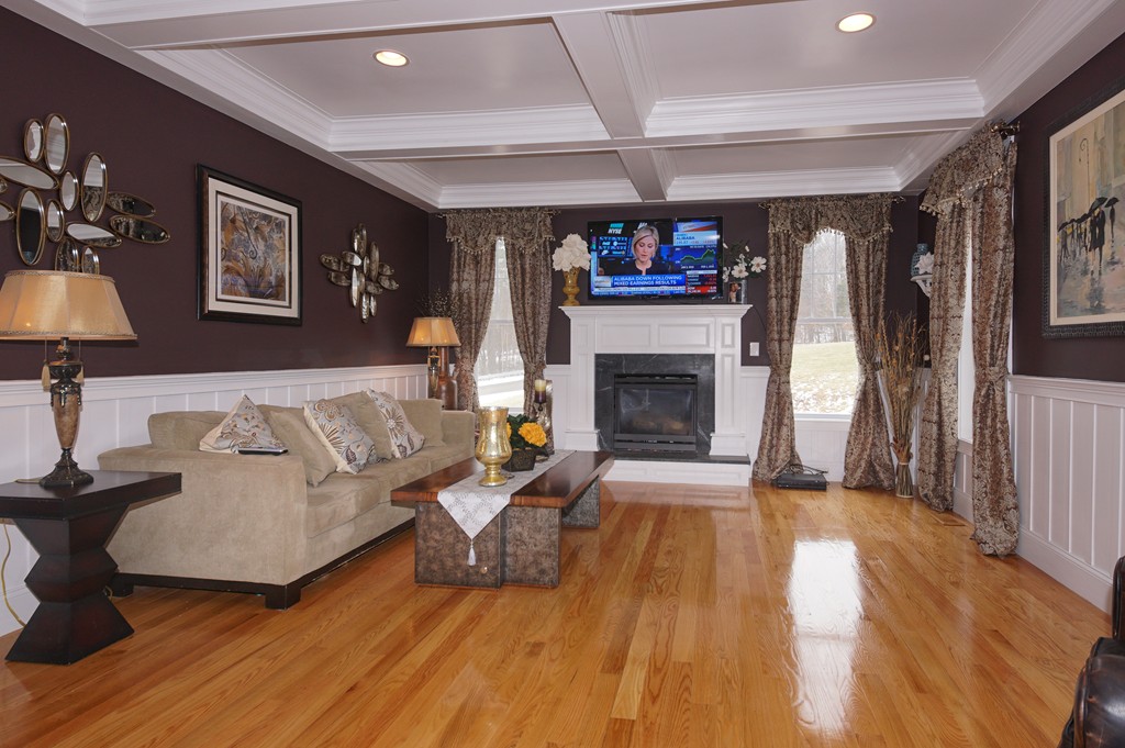 9 Ridgefield Circle Boylston, MA 01505 - Photo 4 of 30 Gallery Image 4