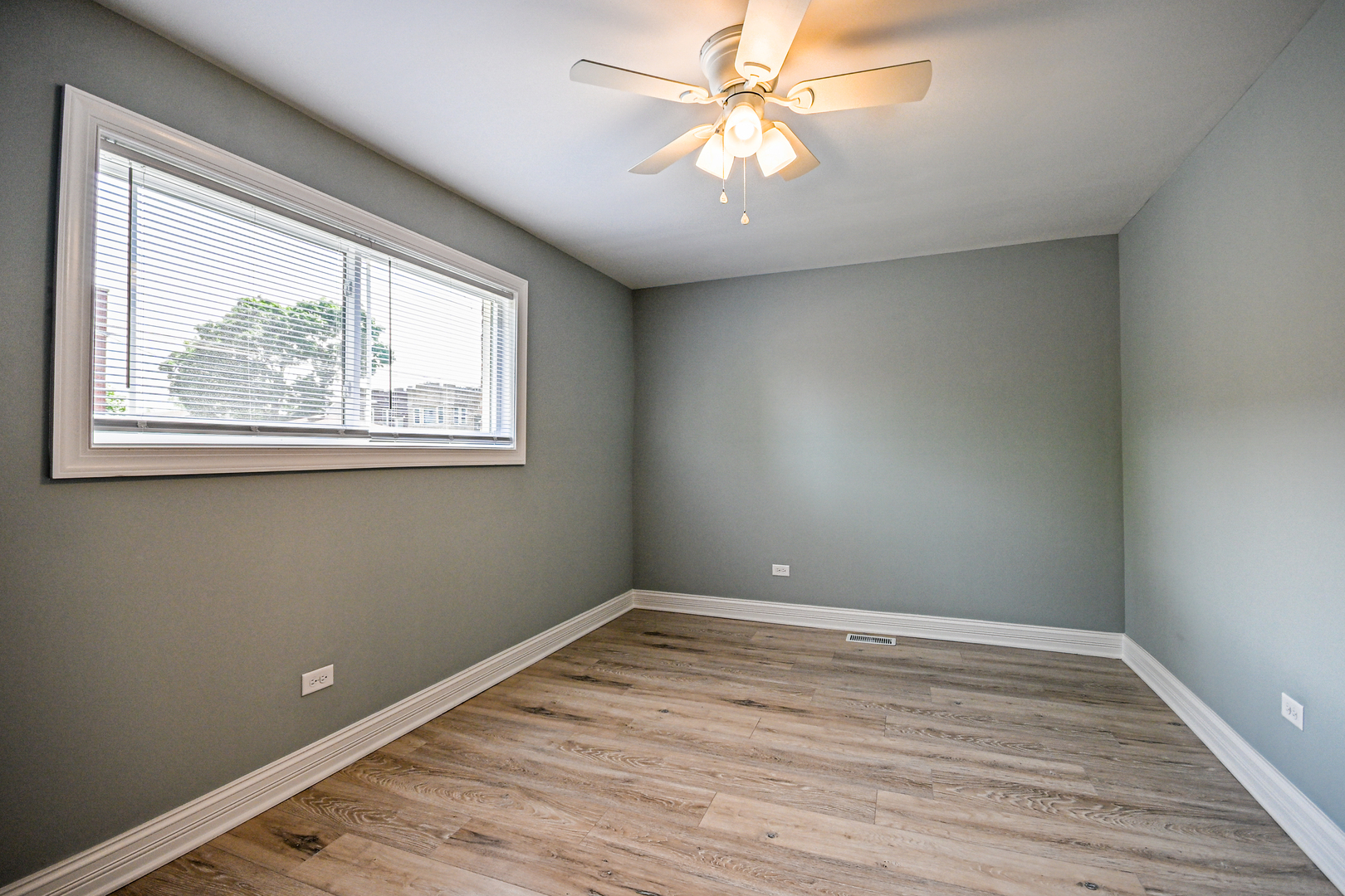 1237 East 95th Street Chicago, IL 60628 - Photo 15 of 26