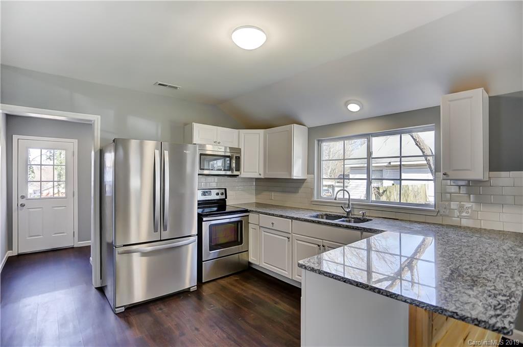 1606 Ranch Road Charlotte, NC 28208 - Photo 11 of 34 Gallery Image 11