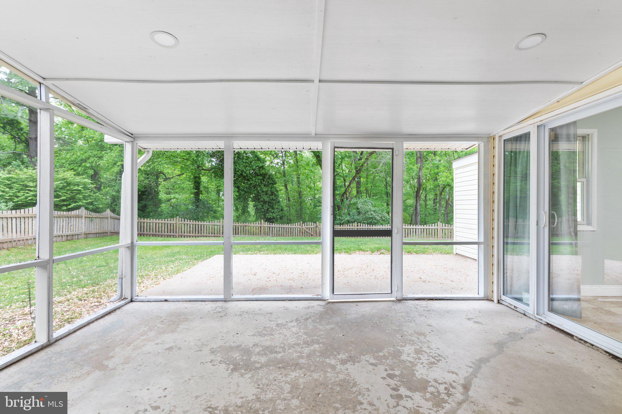 10 Brookfield Circle Sterling, VA 20164 - Photo 14 of 33 Screened-in Porch with view of yard