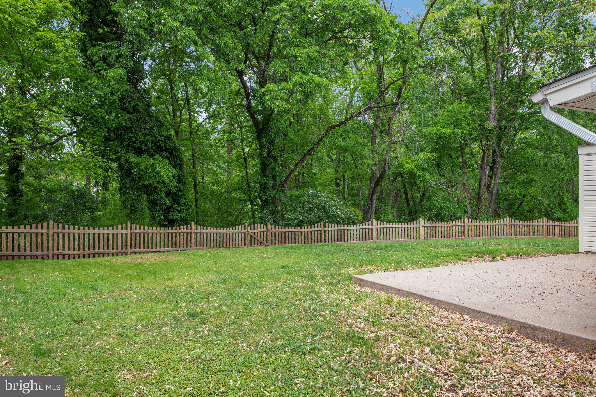 10 Brookfield Circle Sterling, VA 20164 - Photo 27 of 33 Fully fenced in, large Back Yard