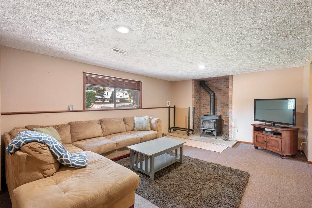 15810 North Pineview Circle Spokane, WA 99208 - Photo 17 of 34