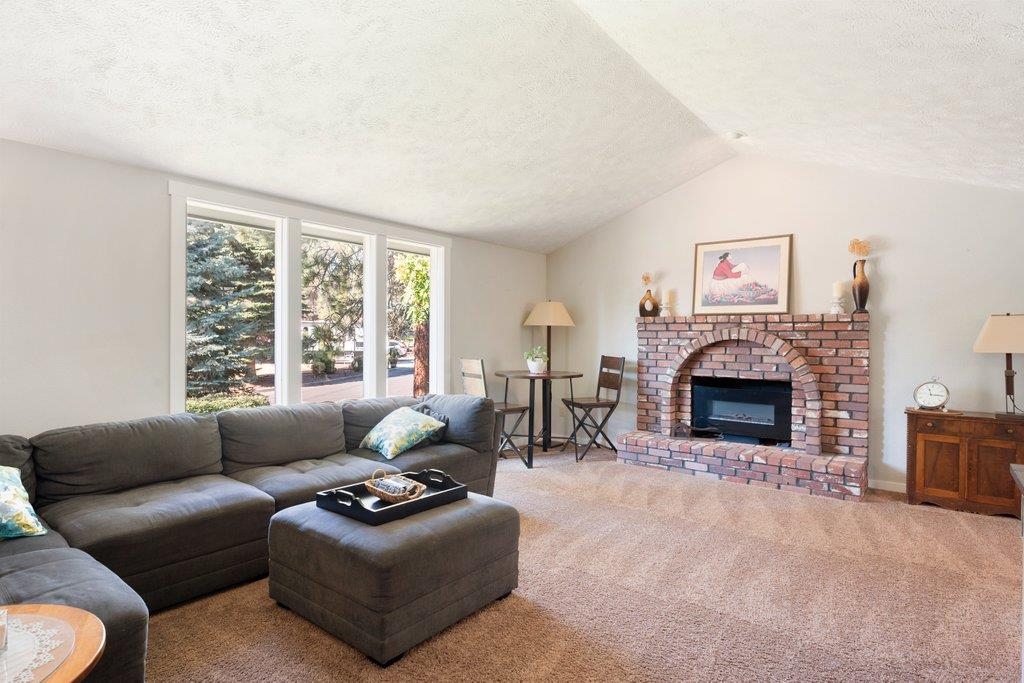 15810 North Pineview Circle Spokane, WA 99208 - Photo 2 of 34