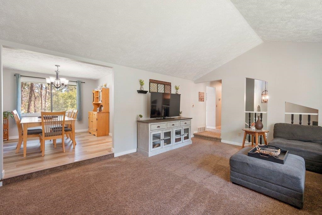 15810 North Pineview Circle Spokane, WA 99208 - Photo 4 of 34