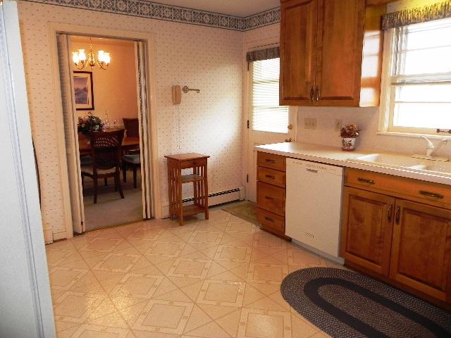 5811 Brahma Road Roanoke, VA 24018 - Photo 11 of 23 Kitchen.JPG