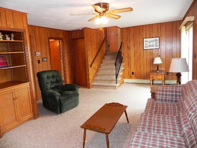 5811 Brahma Road Roanoke, VA 24018 - Photo 13 of 23 Family Room 3.JPG