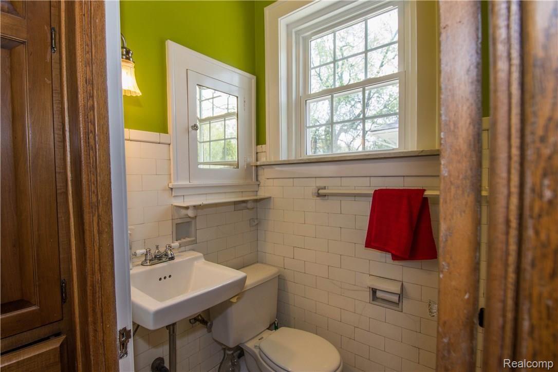 1710 Ramsay Boulevard Flint, MI 48503 - Photo 14 of 19 DSC_2243.jpg