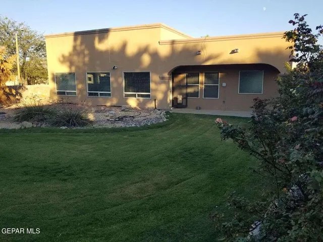 $299,500 | 608 Missy Court, Sunland Park, NM 88008