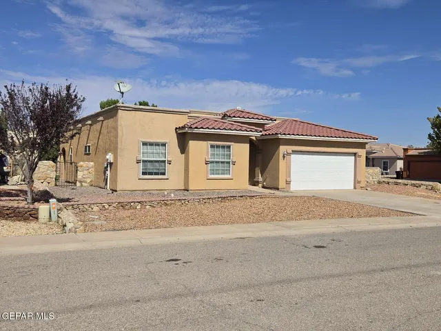$299,500 | 608 Missy Court, Sunland Park, NM 88008