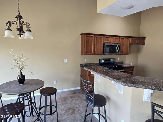 $299,500 | 608 Missy Court, Sunland Park, NM 88008