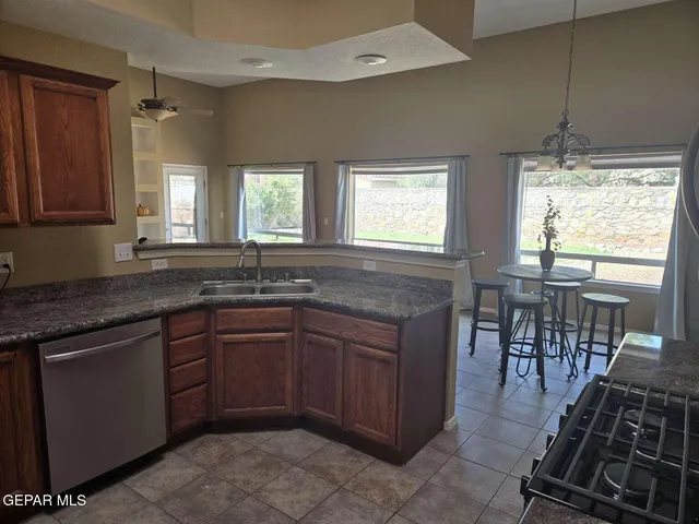 $299,500 | 608 Missy Court, Sunland Park, NM 88008
