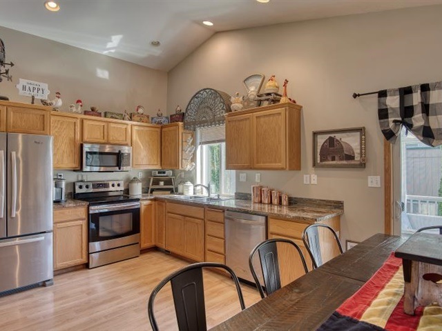 4802 North Farr Road Spokane, WA 99206 - Photo 9 of 33