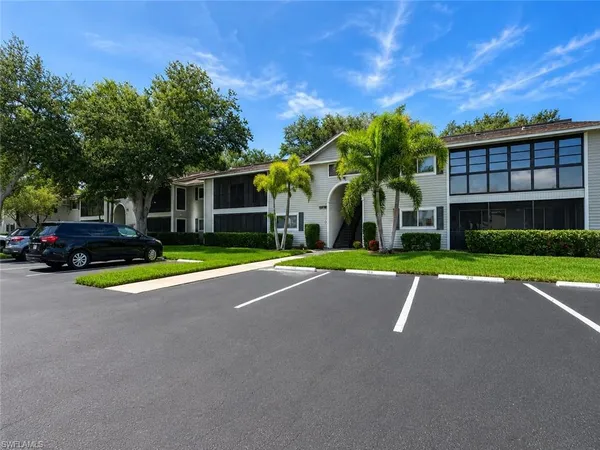 $114,900 | 8041 South Woods Circle, Unit 14, Fort Myers, FL 33919