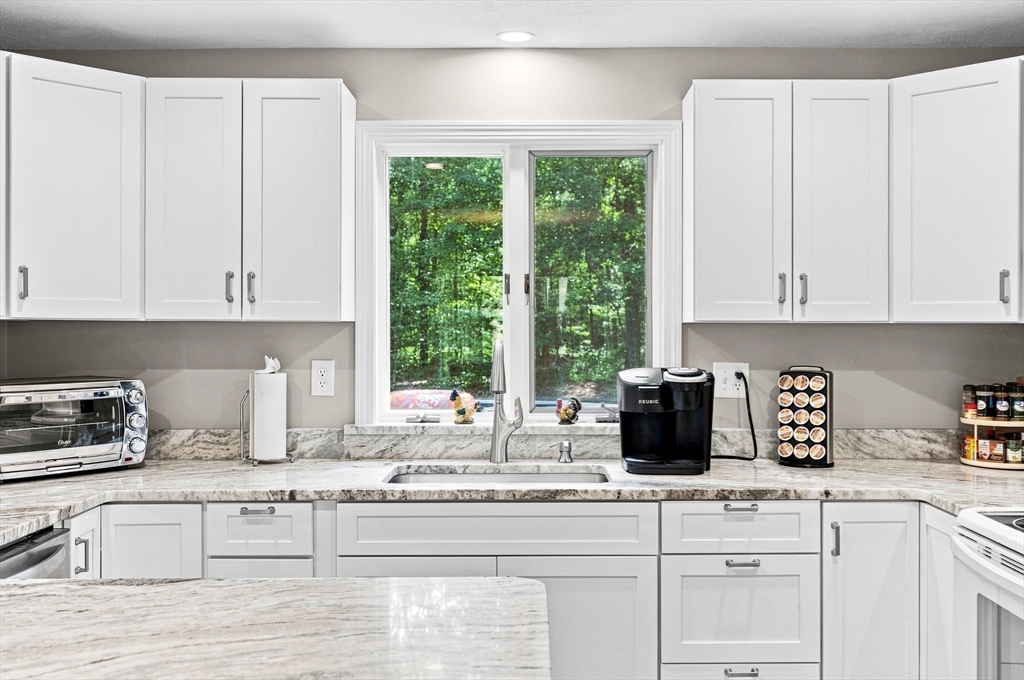 170 Rocky Hill Road Rehoboth, MA 02769 - Photo 6 of 41 Gallery Image 6