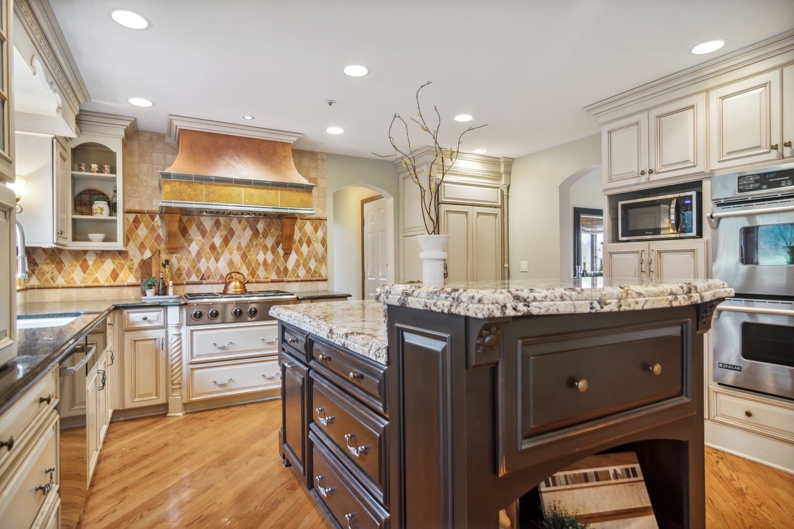 5247 Hilltop Road Long Grove, IL 60047 - Photo 6 of 37 Gallery Image 6