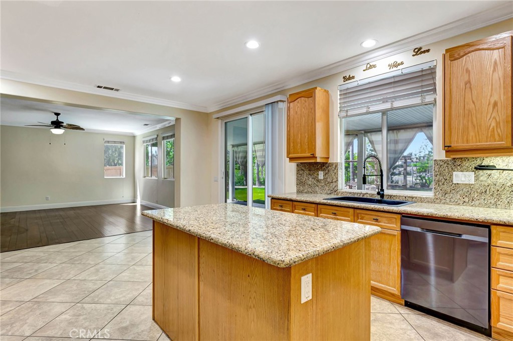 17603 Fan Palm Lane Riverside, CA 92503 - Photo 8 of 53 Kitchen