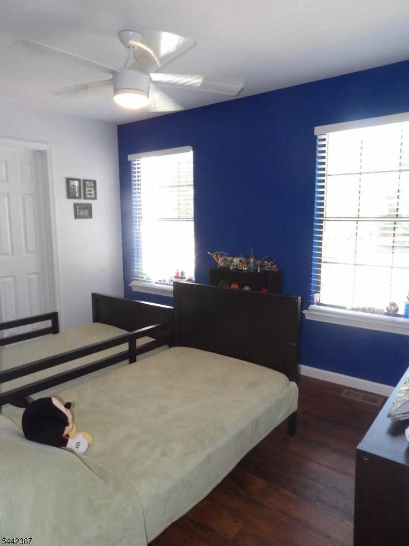 605 Timber Oaks Road Edison, NJ 08820 - Photo 19 of 25