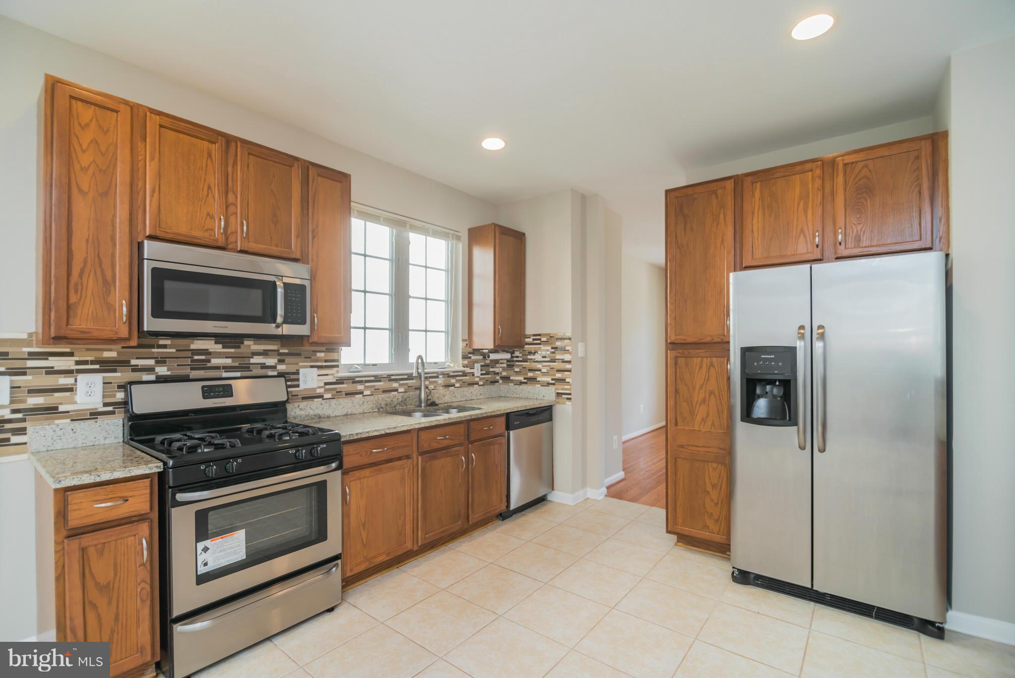18110 Coachmans Road Germantown, MD 20874 - Photo 12 of 30 Kitchen