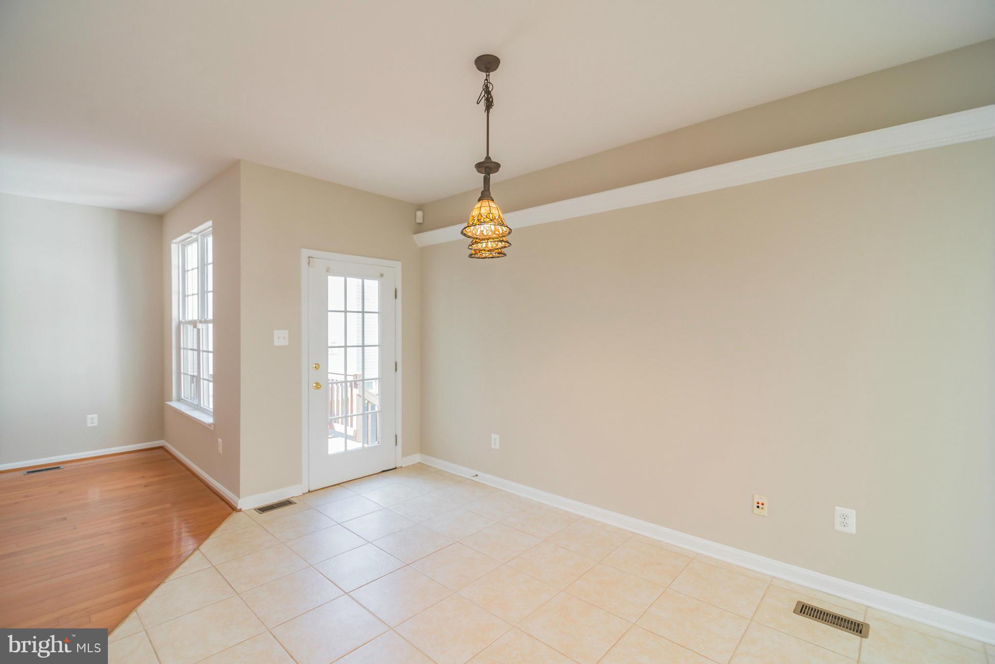 18110 Coachmans Road Germantown, MD 20874 - Photo 15 of 30 Kitchen breakfast area