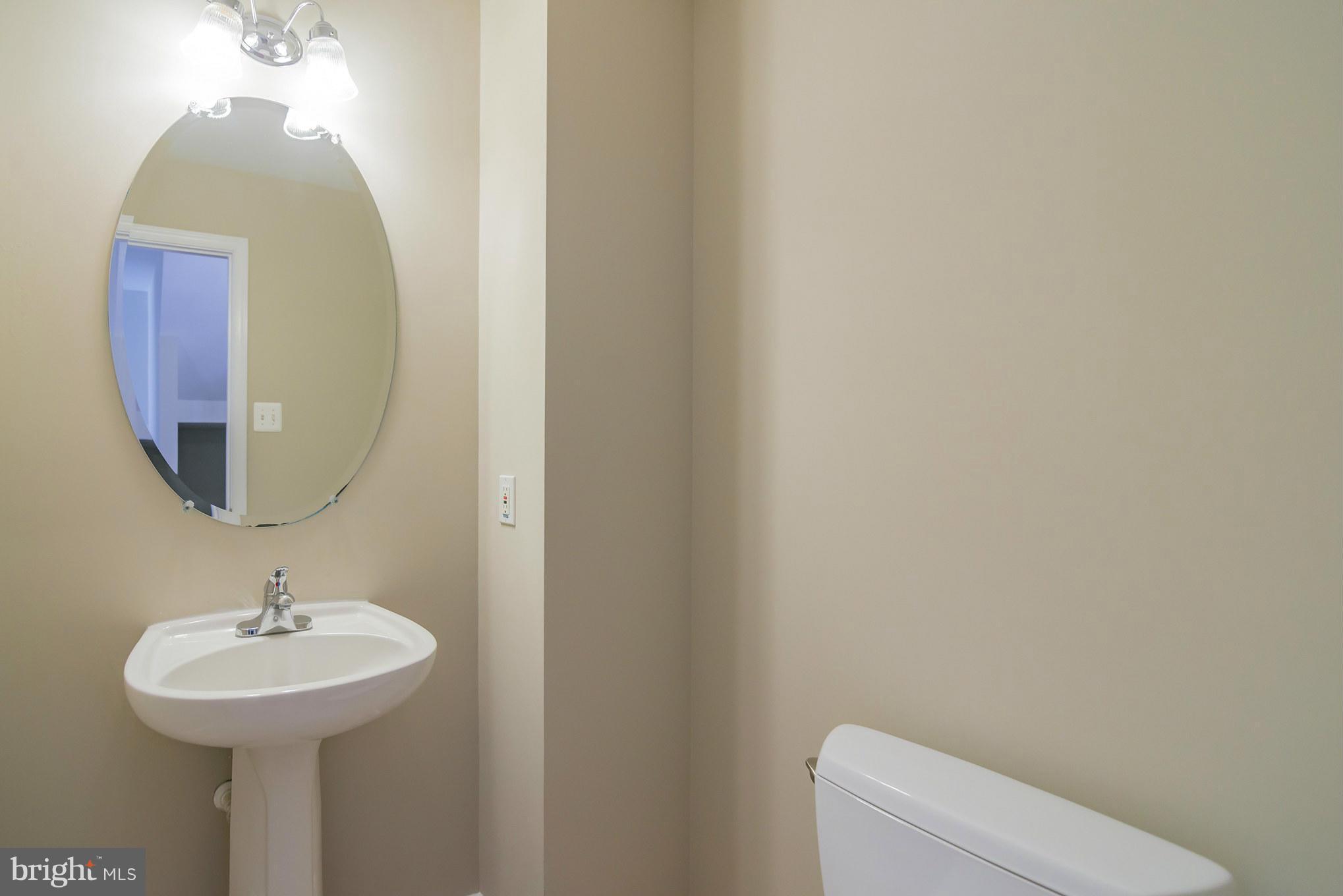 18110 Coachmans Road Germantown, MD 20874 - Photo 10 of 30 Main level- powder room