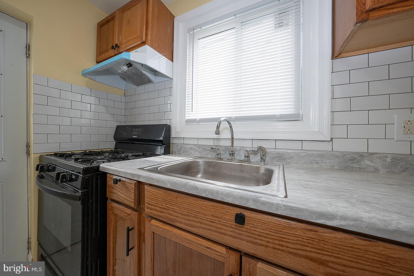 575 Timberlake Road Upper Darby, PA 19082 - Photo 11 of 42