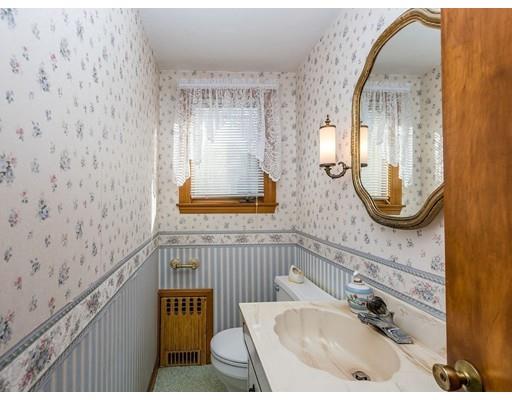 124 Lovell Road Watertown, MA 02472 - Photo 15 of 30