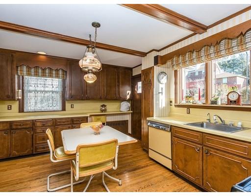 124 Lovell Road Watertown, MA 02472 - Photo 5 of 30