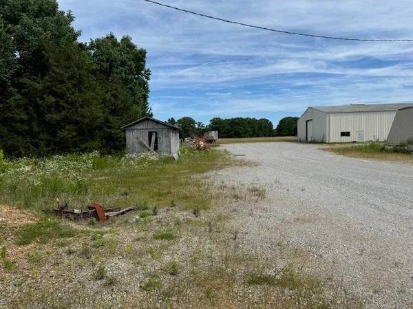 a view of a garage