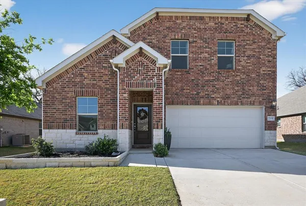 $3,000 | 210 Briarwood, Lake Dallas, TX 75065