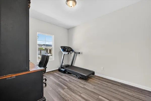 $3,000 | 210 Briarwood, Lake Dallas, TX 75065